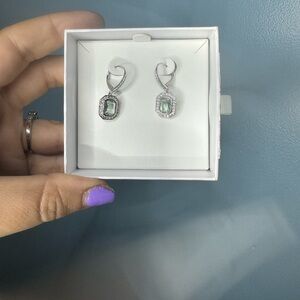 Lab Created light green Quartz earring